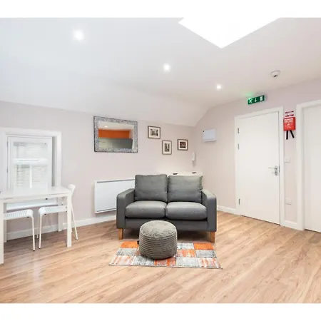 Delightful Top-spec Apt For Up To 2 In Centre York